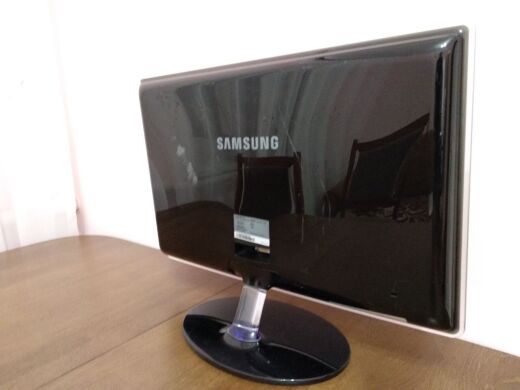 Монитор Б-класс Samsung SyncMaster P2270 / 22" (1920x1080) TN+film / DVI