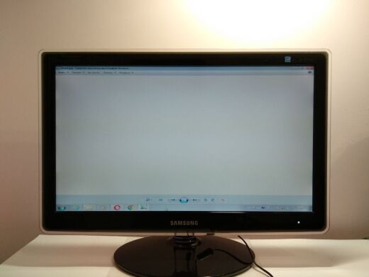 Монитор Б-класс Samsung SyncMaster P2270 / 22" (1920x1080) TN+film / DVI
