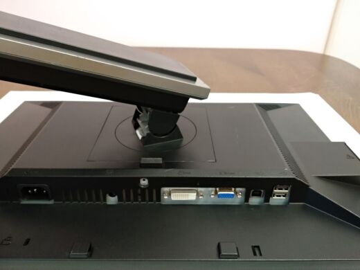 Монитор Dell Professional P1911b / 19" (1440x900) TN / DVI, VGA, USB / VESA 100x100 Монитор Dell Professional P1911b / 19" (1440x900) TN / DVI, VGA, USB / VESA 100x100