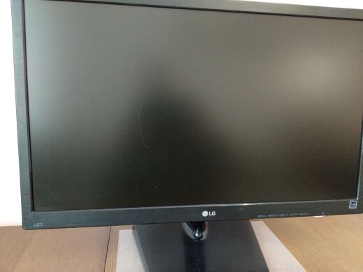 Монітор Б-клас LG 22M38A-B / 21.5" (1920x1080) TN / VGA / VESA 75x75