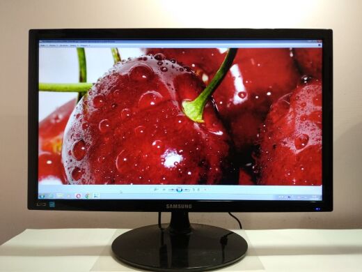 Монитор Б-класс Samsung SyncMaster S23A300B / 23" (1920x1080) TN / DVI, VGA Монитор Б-класс Samsung SyncMaster S23A300B / 23" (1920x1080) TN / DVI, VGA