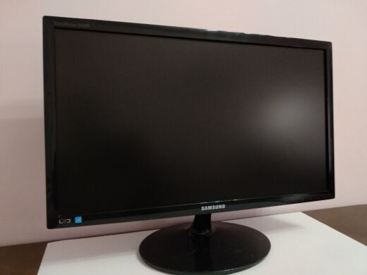 Монитор Б-класс Samsung SyncMaster S23A300B / 23" (1920x1080) TN / DVI, VGA Монитор Б-класс Samsung SyncMaster S23A300B / 23" (1920x1080) TN / DVI, VGA