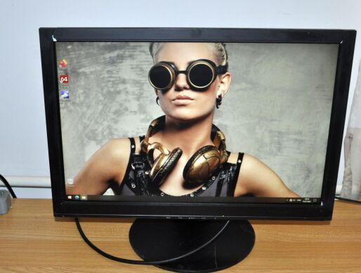Монитор Б-класс Belinea BP10004 / 22" (1680x1050) TN / VGA, DVI / 2x 1W / VESA 100x100 Монитор Б-класс Belinea BP10004 / 22" (1680x1050) TN / VGA, DVI / 2x 1W / VESA 100x100