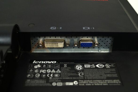 Lenovo L1951PWD / 19" (1440x900) TFT TN / DVI-D, VGA Lenovo L1951PWD / 19" (1440x900) TFT TN / DVI-D, VGA