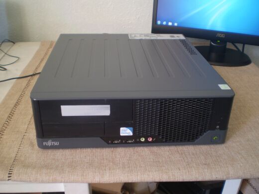Fujitsu Esprimo e5730 / Intel Pentium Dual-Core E5400 (2 ядра по 2.7GHz) / 4GB RAM / 160GB HDD + монитор Fujitsu B19-6 / 19' / 1280x1024 Fujitsu Esprimo e5730 / Intel Pentium Dual-Core E5400 (2 ядра по 2.7GHz) / 4GB RAM / 160GB HDD + монитор Fujitsu B19-6 / 19' / 1280x1024