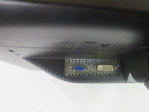 Монитор BenQ G2200W / 22" (1680x1050) TN / VGA, DVI / VESA 100x100