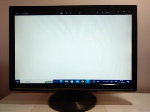 Монитор Asus VW220D / 21.6" (1680x1050) TN / VGA / VESA 100x100
