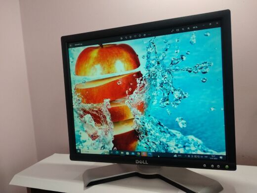 Монитор Б-класс Dell UltraSharp 1905FP / 19" (1280x1024) TN / DVI, VGA, USB / VESA 100x100 Монитор Б-класс Dell UltraSharp 1905FP / 19" (1280x1024) TN / DVI, VGA, USB / VESA 100x100