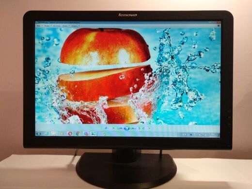 Монитор Б-класс Lenovo ThinkVision L192 / 19" (1440x900) TN / VGA / VESA 100x100 Монитор Б-класс Lenovo ThinkVision L192 / 19" (1440x900) TN / VGA / VESA 100x100