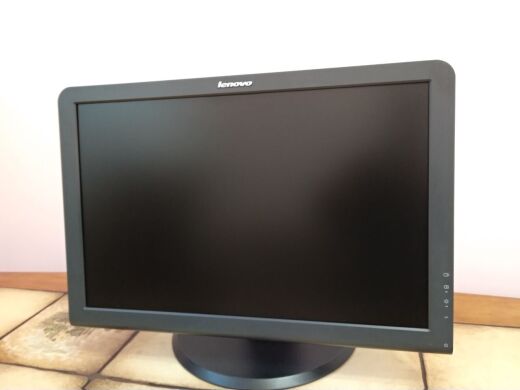Монитор Б-класс Lenovo ThinkVision L192 / 19" (1440x900) TN / VGA / VESA 100x100 Монитор Б-класс Lenovo ThinkVision L192 / 19" (1440x900) TN / VGA / VESA 100x100
