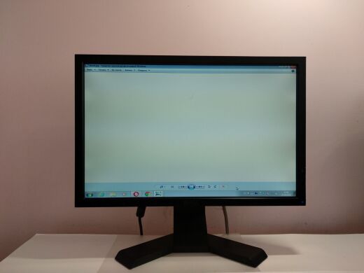 Монитор Б-класс Dell E1909Wb / 19" (1440x900) TN / VGA, DVI / VESA 100x100 Монитор Б-класс Dell E1909Wb / 19" (1440x900) TN / VGA, DVI / VESA 100x100