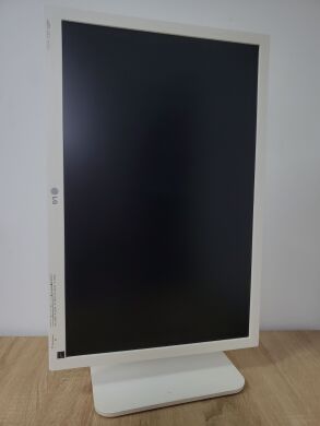 Монитор LG 24EB23PMC / 24" (1920x1200) AH-IPS / VGA, DVI / VESA 100x100 Монитор LG 24EB23PMC / 24" (1920x1200) AH-IPS / VGA, DVI / VESA 100x100