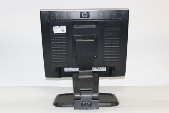 Уценка - HP L1940 / 19' (1280x1024) TN / VGA, DVI, USB / царапина на матрице