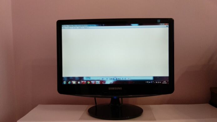 Монітор Samsung SyncMaster B1930N / 18.5" (1366x768) TN / VGA / VESA 75x75 