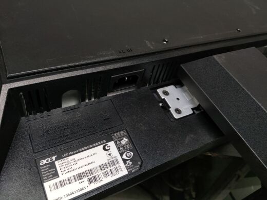 Монитор Б-класс Acer V193HQL / 19" (1366x768) TN / VGA + кабели в комплекте Монитор Б-класс Acer V193HQL / 19" (1366x768) TN / VGA + кабели в комплекте