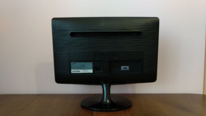 Монітор Samsung SyncMaster B1930N / 18.5" (1366x768) TN / VGA / VESA 75x75 