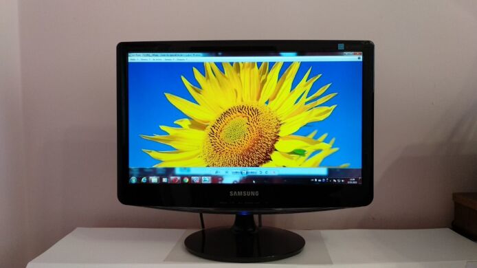 Монітор Samsung SyncMaster B1930N / 18.5" (1366x768) TN / VGA / VESA 75x75 