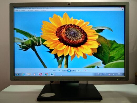 Монитор Б-класс HP LP2465 / 24" (1920x1200) TN / DVI, USB / VESA 100x100 Монитор Б-класс HP LP2465 / 24" (1920x1200) TN / DVI, USB / VESA 100x100