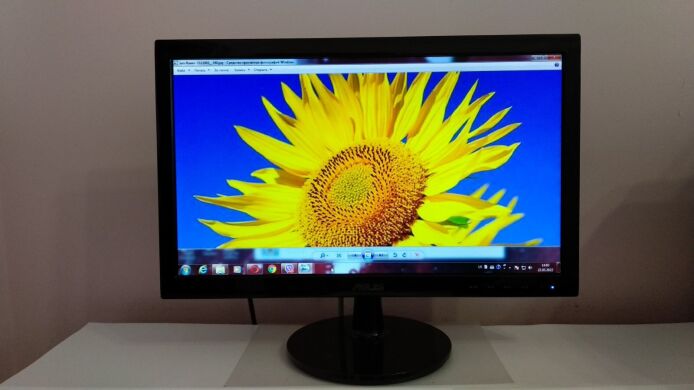 Монитор ASUS VS197N / 18.5" (1366x768) TN+Film / VGA, DVI / VESA 75x75 Монитор ASUS VS197N / 18.5" (1366x768) TN+Film / VGA, DVI / VESA 75x75