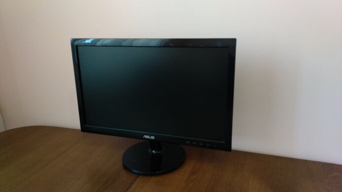 Монитор ASUS VS197N / 18.5" (1366x768) TN+Film / VGA, DVI / VESA 75x75 Монитор ASUS VS197N / 18.5" (1366x768) TN+Film / VGA, DVI / VESA 75x75